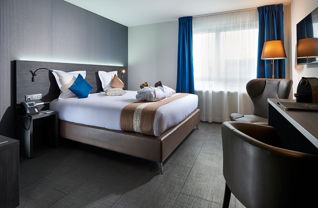 Airport Club Hotel